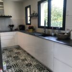 aménagement et décoration d'une cuisine ouverte style contemporain