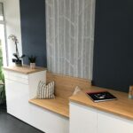 aménagement d'une entrée avec rangements et banc intégré